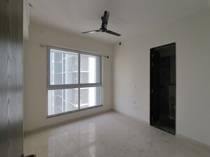 Room in 3 BHK Apartment at Sheth Zuri, Laxmi Nagar – for Rent
