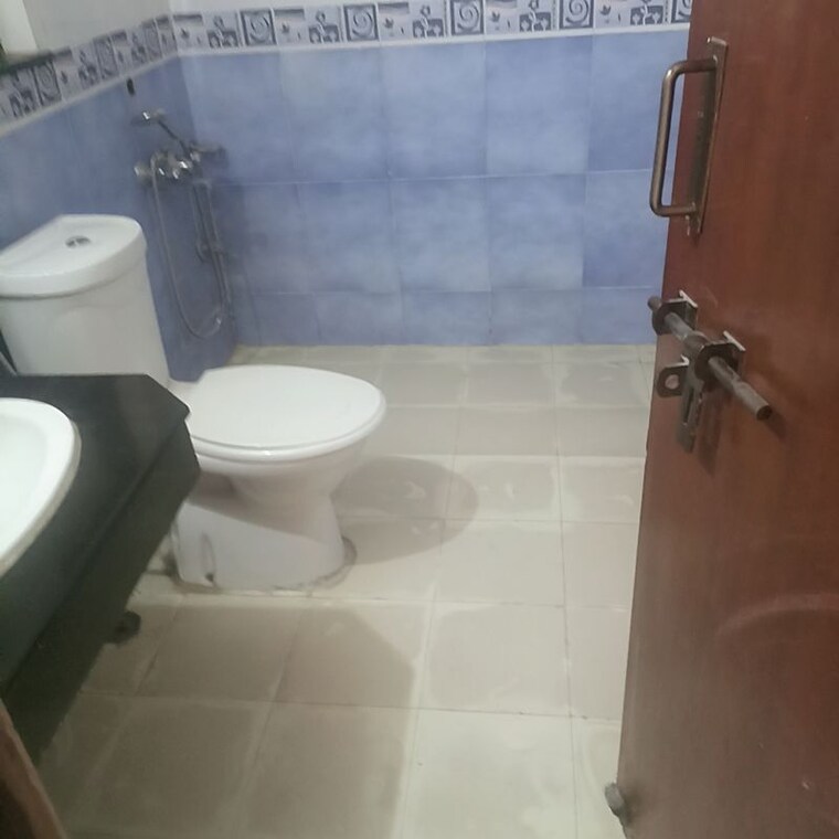 Bathroom, vipul-greens 3 Bedroom 1860 Sq.Ft. Apartment In Sector 48 Gurgaon 10733755