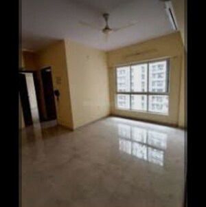 Room in 1 BHK Apartment at Lodha Amara, Kolshet Road – for Rent