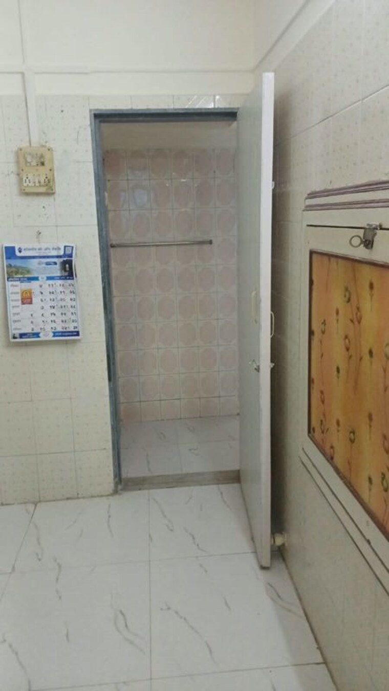 Bathroom, sukratara-apartment 1 Bedroom 650 Sq.Ft. Apartment In Vile Parle East Mumbai 10733838