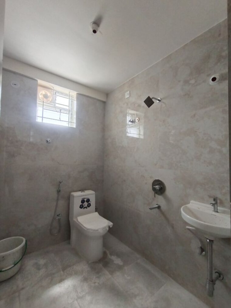 Bathroom, hal layout 2 Bedroom 1200 Sq.Ft. Builder Floor In Hal Layout Bangalore 10733842