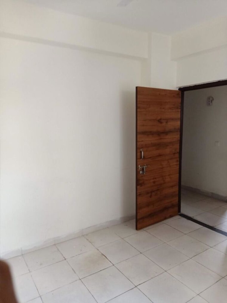Room, amolik-heights 3 Bedroom 745 Sq.Ft. Apartment In Sector 88 Faridabad 9772164