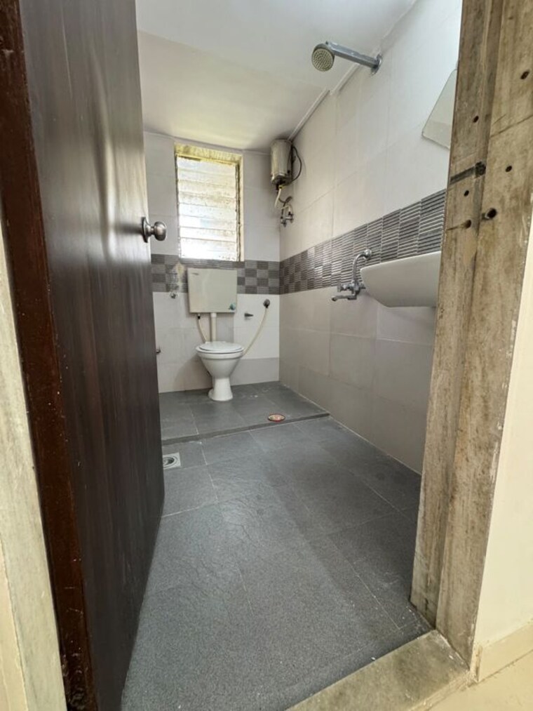 Bathroom, kia-park-apartments 2 Bedroom 700 Sq.Ft. Apartment In Andheri West Mumbai 10733852