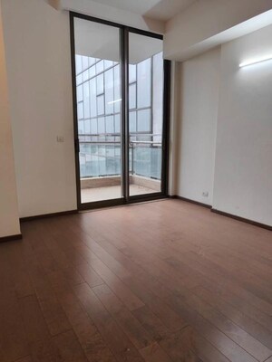Room in 3.5 BHK Apartment at M3M Golf Estate, Sector 65 – for Rent