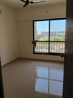 Room in 2 BHK Apartment at Shapoorji Pallonji Joyville Hadapsar Annexe, Hadapsar – for Rent