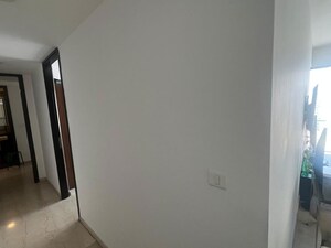 Furnished Amenities in 2 BHK Apartment at Lower Parel – for Rent