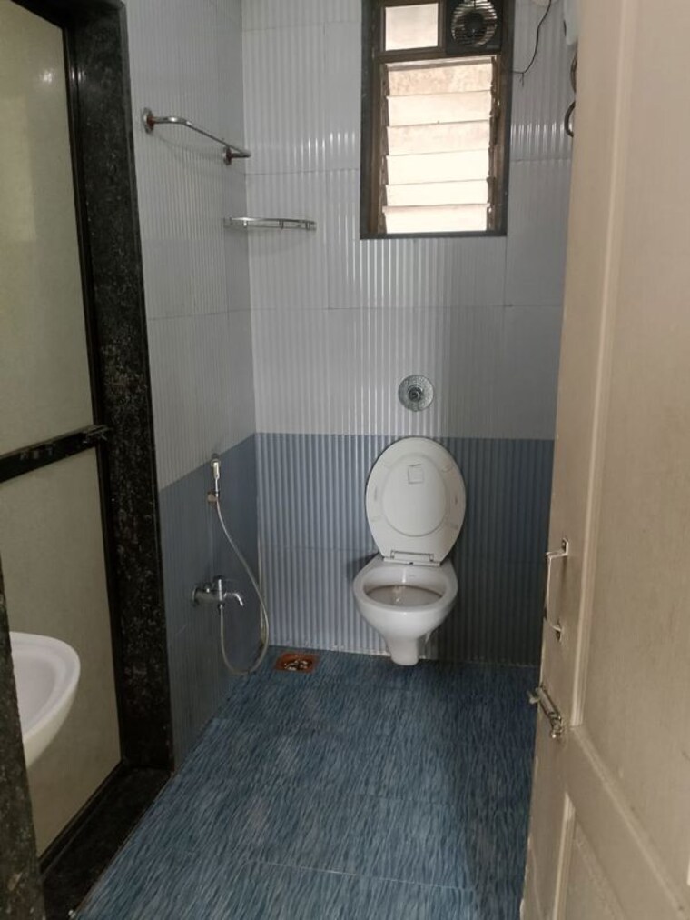 Bathroom, mahavir-heritage-chs 2 Bedroom 1250 Sq.Ft. Apartment In Kharghar Sector 35g Navi Mumbai 10733785