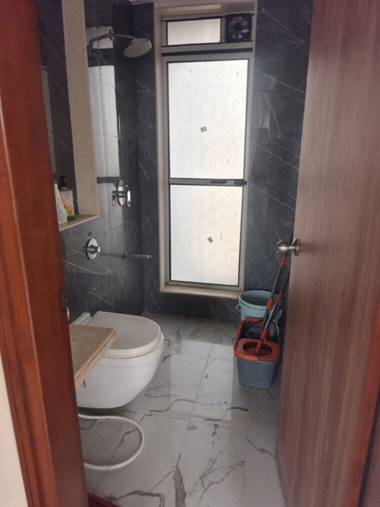 Bathroom, sabri-building-apartment 2 Bedroom 956 Sq.Ft. Apartment In Chembur Mumbai 10733927