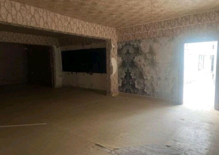  Parking, butler colony Commercial Office Space 935 Sq.Ft. In Butler Colony Lucknow 10733925