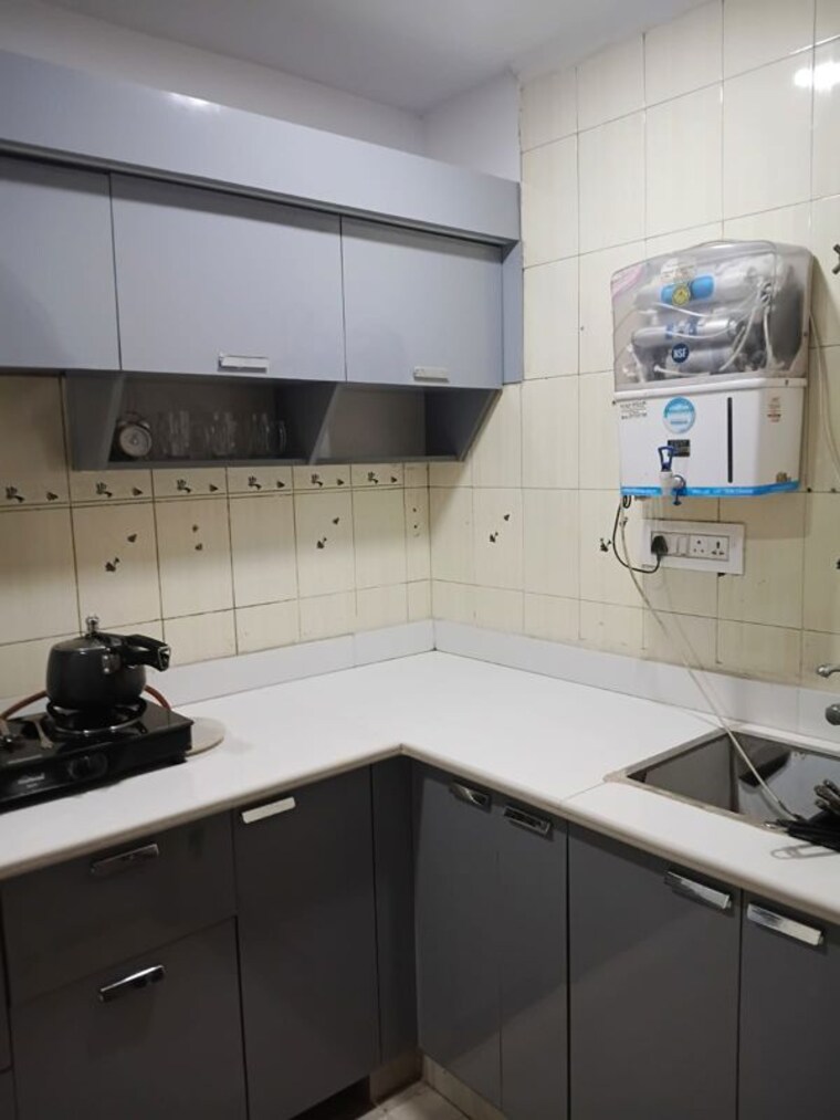Kitchen, east of kailash 3 Bedroom 1350 Sq.Ft. Builder Floor In East Of Kailash Delhi 10733965