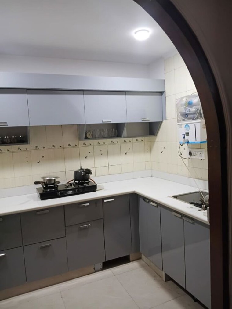 Kitchen, east of kailash 3 Bedroom 1350 Sq.Ft. Builder Floor In East Of Kailash Delhi 10733965