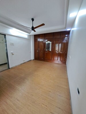 Room in 2 BHK Apartment at Divine Space Meenaxi Tower, Goregaon East – for Rent