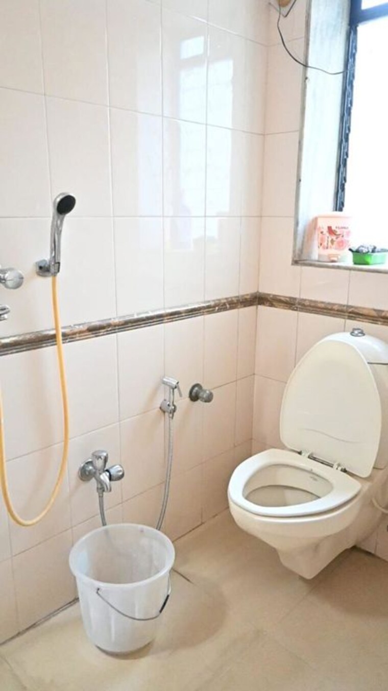 Bathroom, chembur 3 Bedroom 1560 Sq.Ft. Apartment In Chembur Mumbai 10733962
