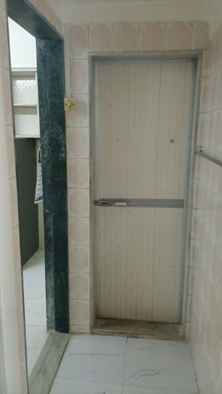Bathroom, hdil-kaledonia Commercial Office Space 600 Sq.Ft. In Vile Parle East Mumbai 10733978