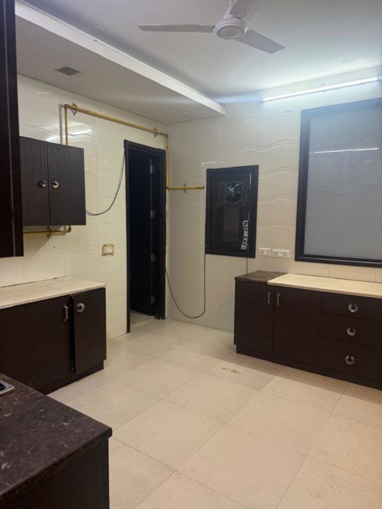 Kitchen, sukhdev vihar 3 Bedroom 500 Sq.Yd. Builder Floor In Sukhdev Vihar Delhi 10734024
