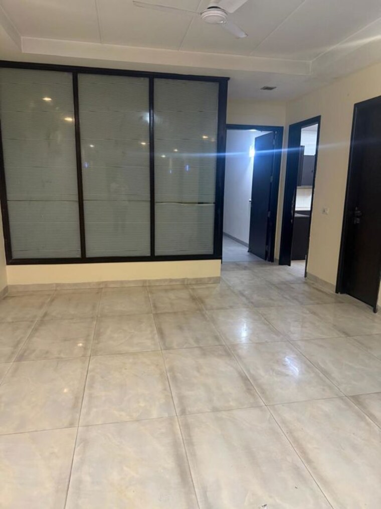 Room, sukhdev vihar 3 Bedroom 500 Sq.Yd. Builder Floor In Sukhdev Vihar Delhi 10734024