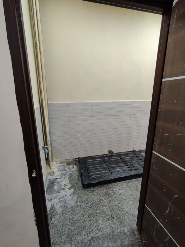Balcony, arv-park 2.5 Bedroom 1500 Sq.Ft. Apartment In Sector 63 Noida 10734036