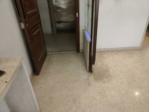 Room in 3 BHK Apartment at Gold Star Heritage Heights, Matunga East – for Sale