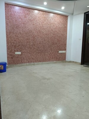 Room in 4 BHK Builder Floor at Maharani Bagh – for Sale