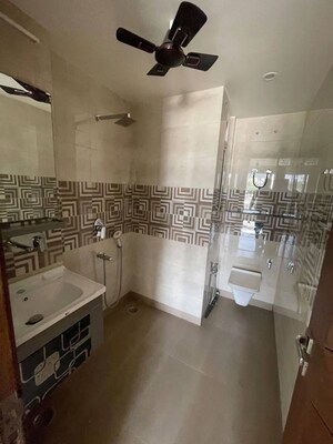 Team Area in 3 BHK Builder Floor at Sector 47 – for Rent