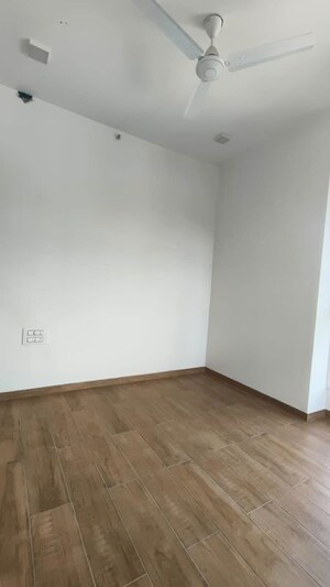Room in 2 BHK Apartment at Matunga East – for Sale