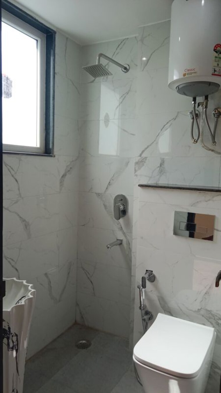 Bathroom, sector 21 3 Bedroom 1550 Sq.Ft. Builder Floor In Sector 21 Gurgaon 10734169