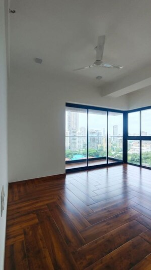 Room in 2 BHK Apartment at Matunga East – for Sale