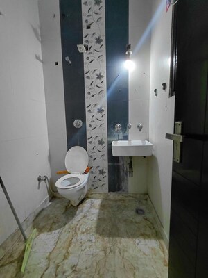 Team Area in 2 BHK Builder Floor at Janakpuri – for Rent
