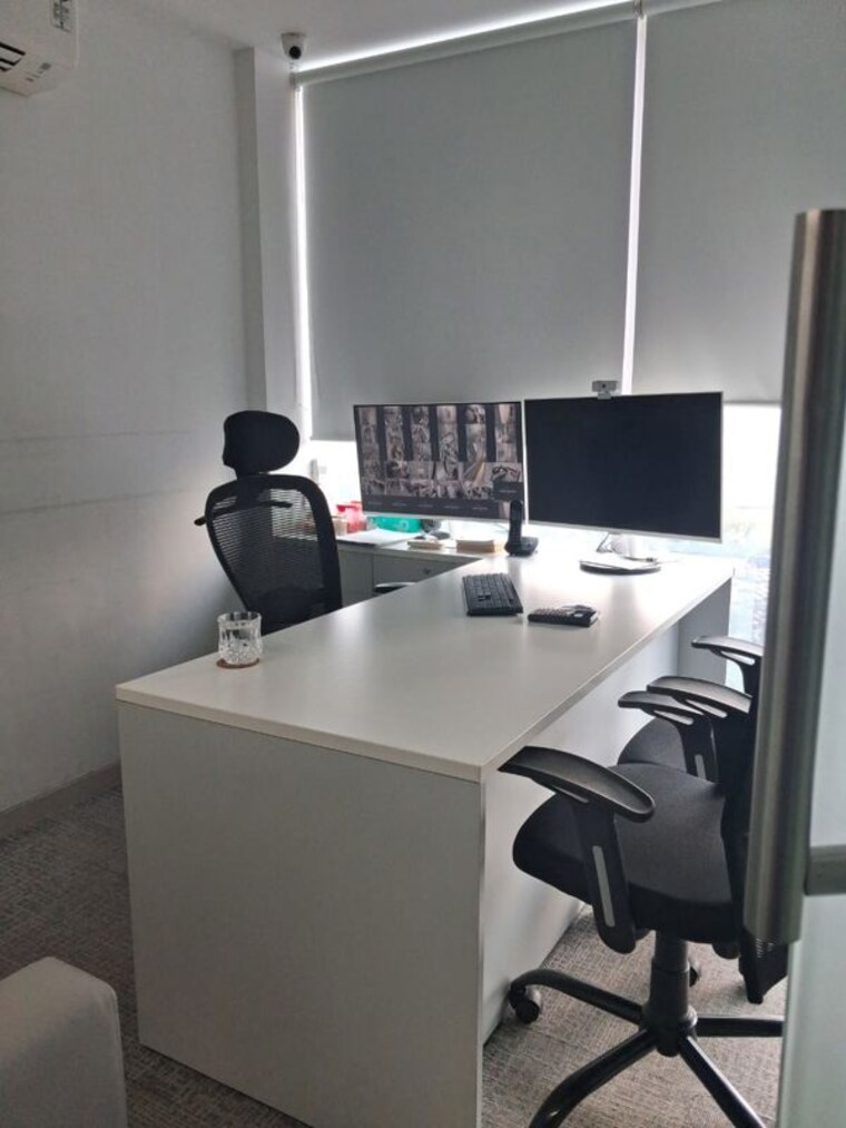 Team Area, dlh-park Commercial Office Space 1500 Sq.Ft. In Malad West Mumbai 10734221