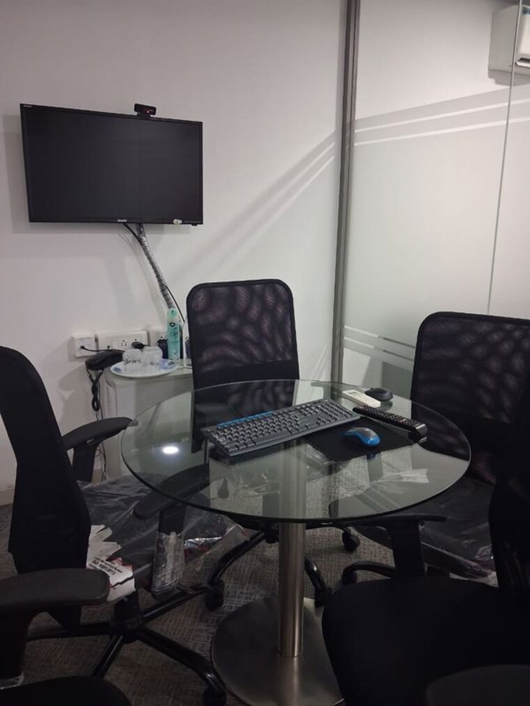 Team Area, dlh-park Commercial Office Space 1500 Sq.Ft. In Malad West Mumbai 10734221