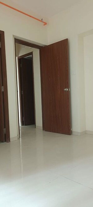 Room in 1 BHK Apartment at Kalpataru Srishti Namaah, Mira Road – for Rent