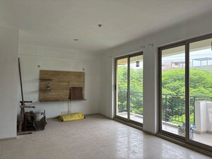 Room in 3 BHK Builder Floor at Sector 21 – for Rent