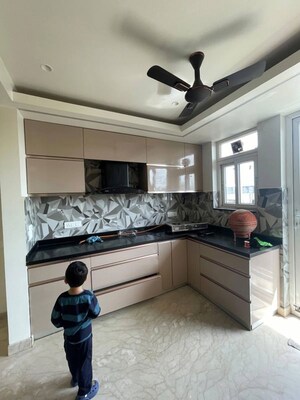 Kitchen in 3 BHK Builder Floor at Sector 40 – for Rent