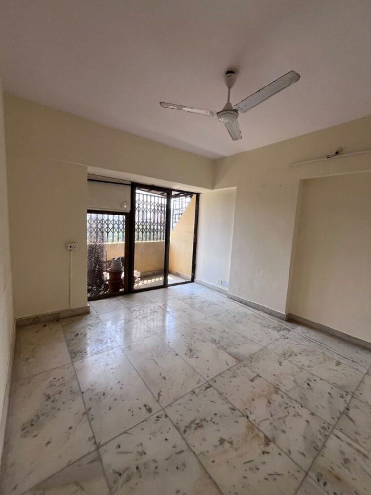 Room, lokhandwala complex 2 Bedroom 750 Sq.Ft. Apartment In Lokhandwala Complex Mumbai 10731283