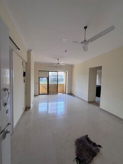 2 BHK Apartment For Rent in Lokhandwala Complex