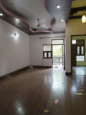 2 BHK Apartment For Rent in Vikas Puri
