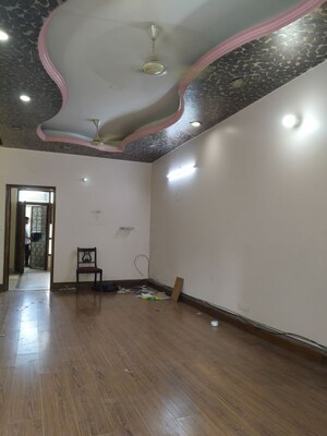 Room in 2 BHK Apartment at Vikas Puri – for Rent