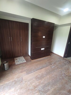 Room in 3 BHK Apartment at Shubh Nirvana, Viman Nagar – for Rent