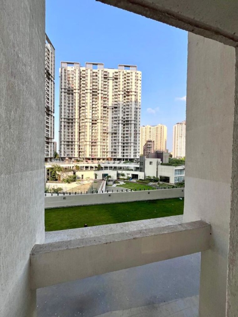 Exterior View, godrej-emerald 2 Bedroom 900 Sq.Ft. Apartment In Ghodbunder Road Thane 10734360