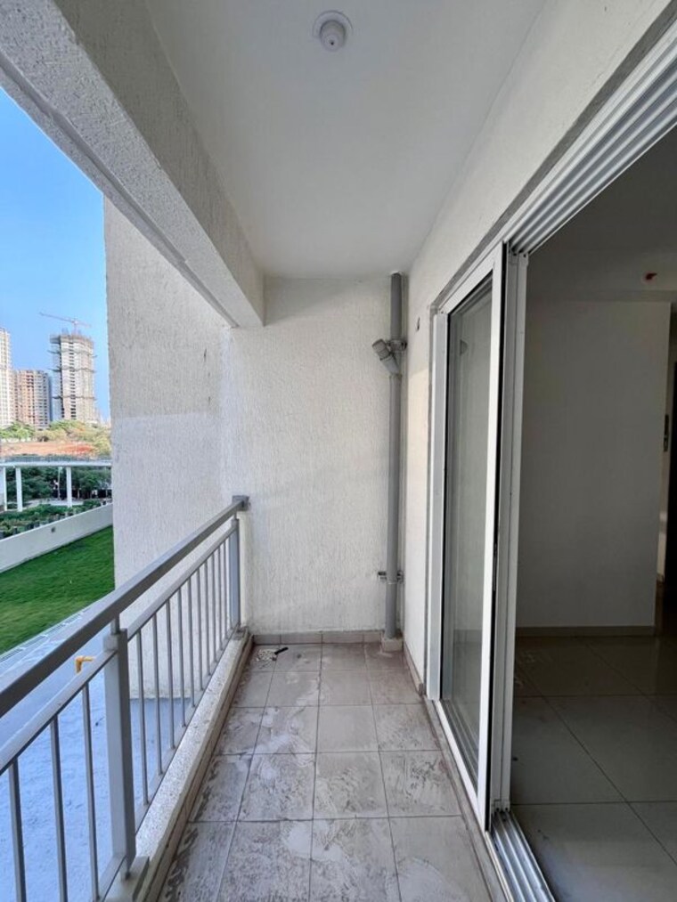 Balcony, godrej-emerald 2 Bedroom 900 Sq.Ft. Apartment In Ghodbunder Road Thane 10734360