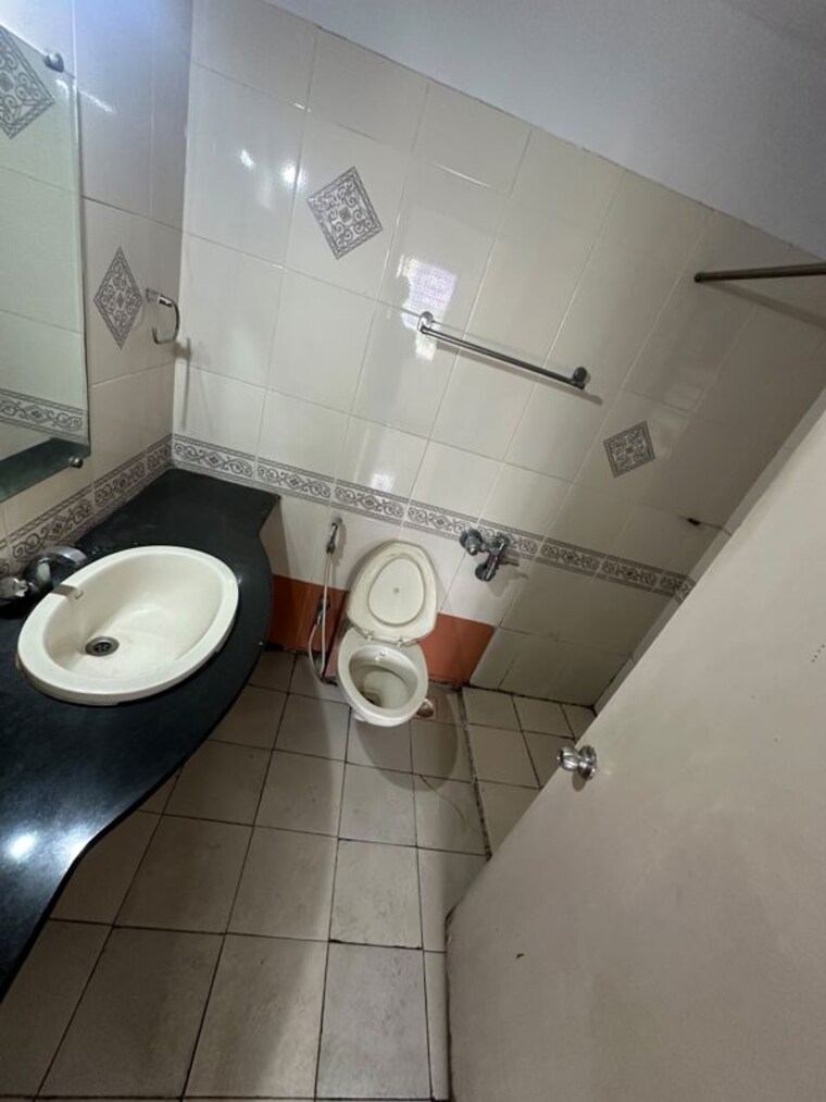Bathroom, lunkad-dreamland 2 Bedroom 1250 Sq.Ft. Apartment In Viman Nagar Pune 10734367