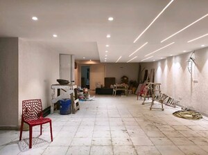 Parking in 1 RK Builder Floor at Sector 38 – for Rent