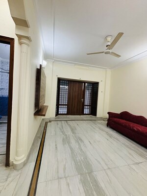 Bedroom in 3 BHK Independent House at Dlf Phase I – for Rent