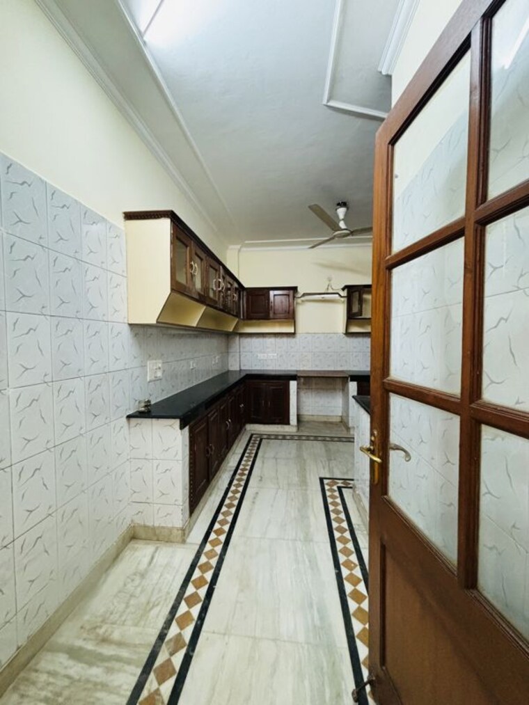 Kitchen, dlf phase i 3 Bedroom 4500 Sq.Ft. Independent House In Dlf Phase I Gurgaon 10734365