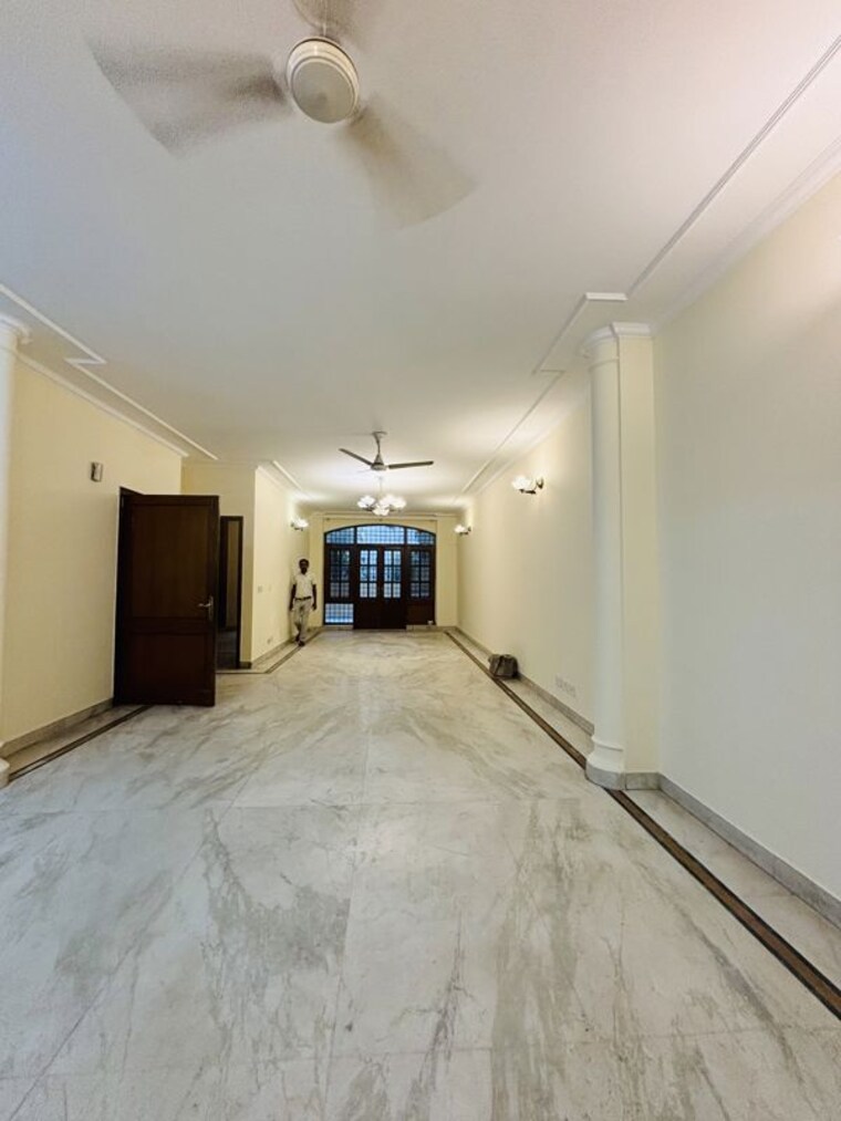 Room, dlf phase i 3 Bedroom 4500 Sq.Ft. Independent House In Dlf Phase I Gurgaon 10734365
