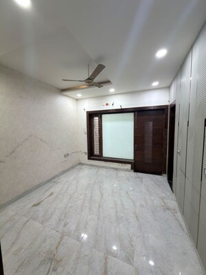Room in 5 BHK Villa at Sector 85 – for Rent