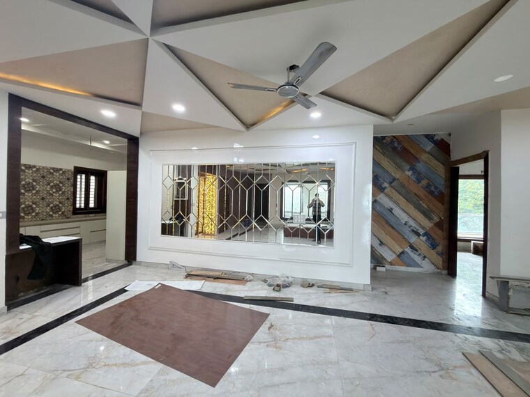 Living Room, sector 85 5 Bedroom 600 Sq.Yd. Villa In Sector 85 Faridabad 10734405