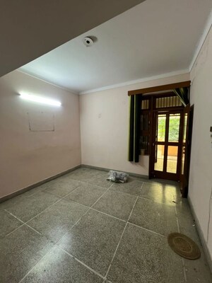 Room in 2 BHK Independent House at Sector 4 – for Rent
