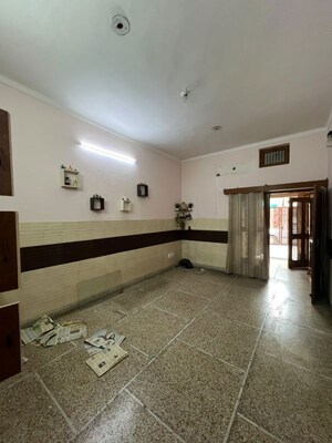 Room in 2 BHK Independent House at Sector 4 – for Rent