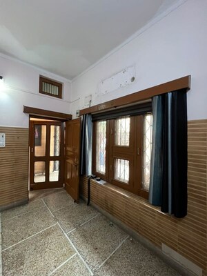 Room in 2 BHK Independent House at Sector 4 – for Rent